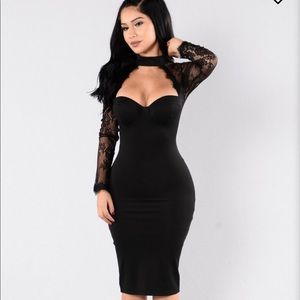 Lace arms and back, sweet heart neck line.